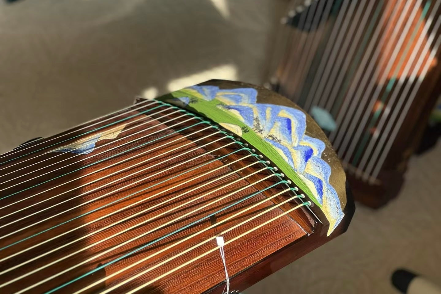 buy guzheng, affordable guzheng, small guzheng, 135cm guzheng, Haitang guzheng, high quality guzheng, premium guzheng, guzheng with free shipping, 小古筝,1米古筝,1.35米古筝,便携古筝,海棠古筝,海外买古筝,高性价比古筝