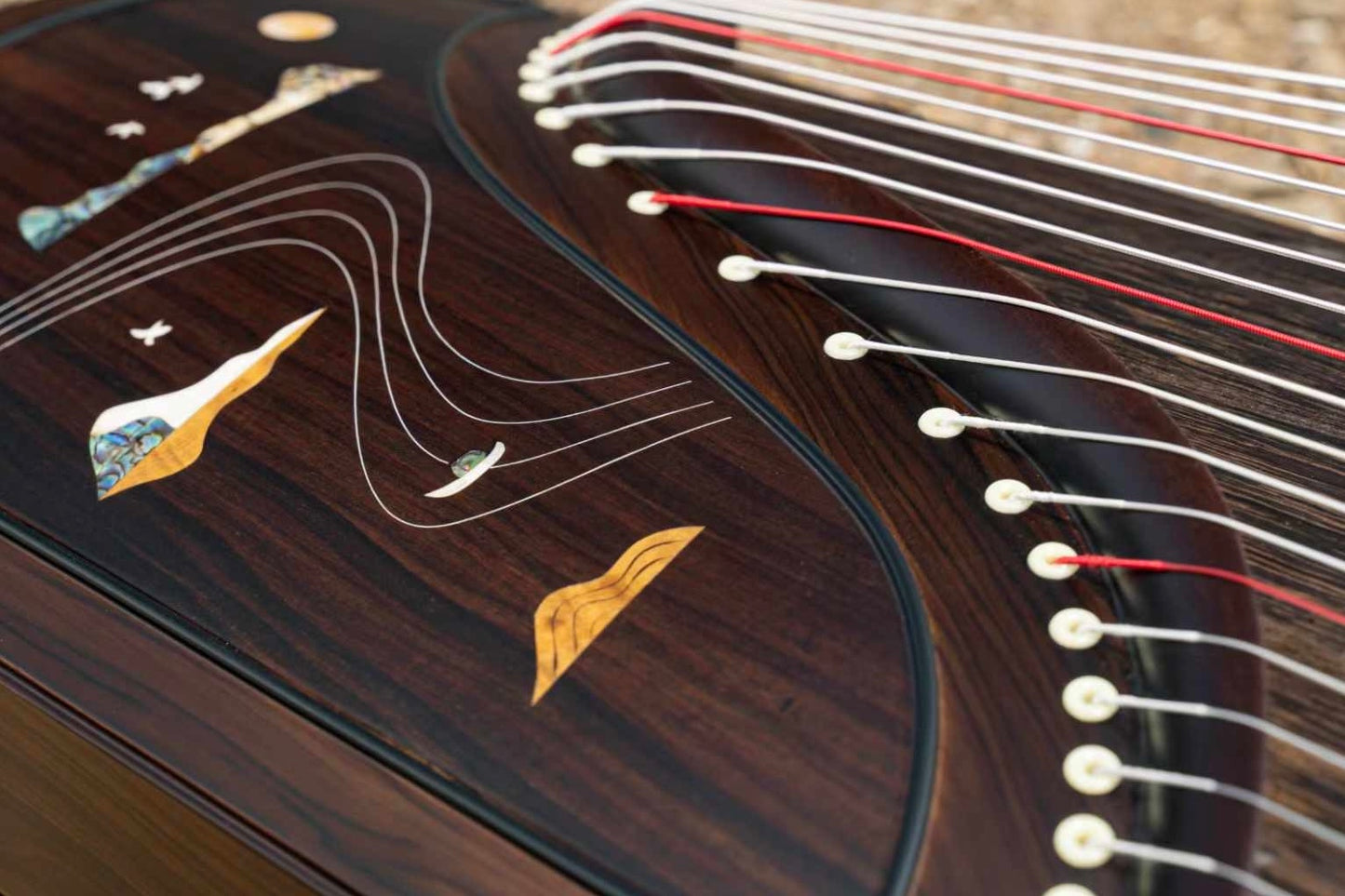 Chinese music store - travel size guzheng, high quality guzheng, mini guzheng that don't compromisx qe on sound quality, guzheng with free shipping, 高性价比古筝, 便携古筝, 小古筝, 在海外买古筝, 在海外学古筝