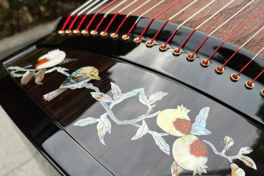 largest guzheng shop, zhuque Guzheng, 135cm guzheng, small guzheng, travel-size guzheng, quality guzheng, premium guzheng, concert guzheng, 朱雀古筝，1.35米小古筝，便携古筝，海外买古筝，高品质古筝，高性价比古筝，古筝海外专卖店，