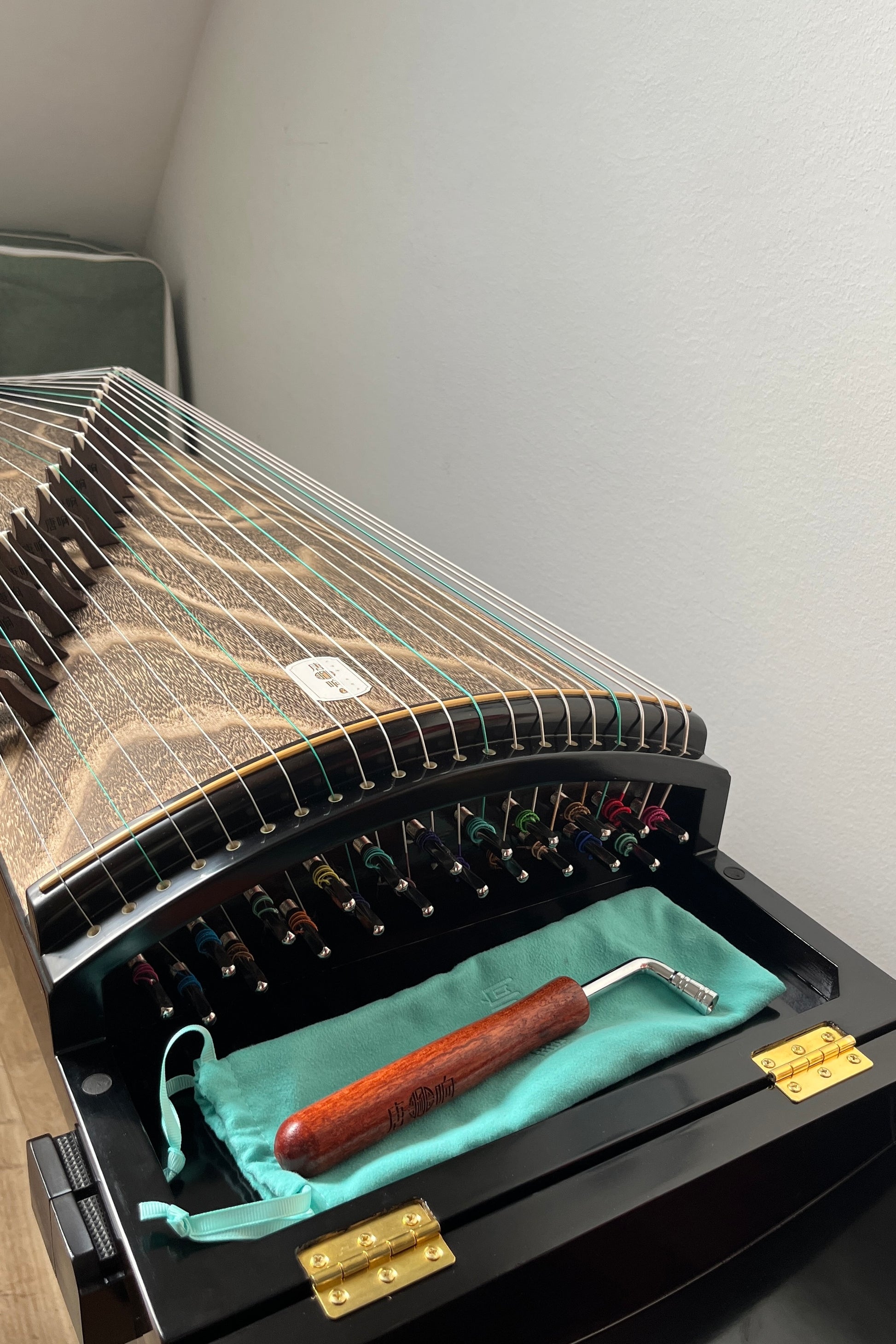 buy guzheng, 163cm guzheng, tangxiang guzheng, high quality guzheng, premium guzheng, concert guzheng, guzheng with free shipping, 163古筝，高品质古筝，挖筝， 唐响古筝，海外买古筝，高性价比古筝