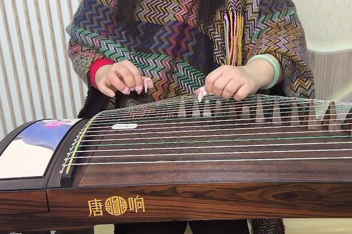 163cm guzheng, blue and lotus design, full size guzheng, premium guzheng, tangxiang guzheng, high quality guzheng, buy guzheng with Guzheng World, carefully-picked by Guzheng expert Qing Du, 163cm古筝, 唐响古筝, 高品质古筝, 高性价比古筝, 在海外买古筝