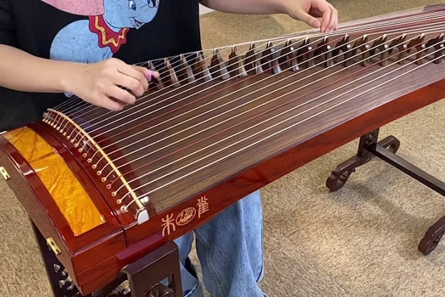 largest guzheng shop, zhuque Guzheng, 135cm guzheng, small guzheng, travel-size guzheng, quality guzheng, premium guzheng, concert guzheng, 朱雀古筝，1.35米小古筝，便携古筝，海外买古筝，高品质古筝，高性价比古筝，古筝海外专卖店，