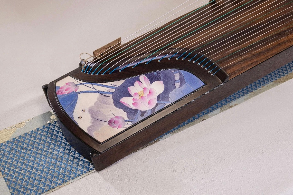 163cm guzheng, blue and lotus design, full size guzheng, premium guzheng, tangxiang guzheng, high quality guzheng, buy guzheng with Guzheng World, carefully-picked by Guzheng expert Qing Du, 163cm古筝, 唐响古筝, 高品质古筝, 高性价比古筝, 在海外买古筝