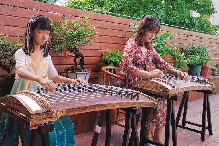 buy premium travel-size guzheng with Guzheng World | Carefully-picked by Guzheng expert Qing Du | 高性价比便携古筝｜买古筝｜学古筝｜古筝世界