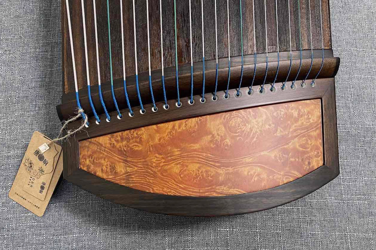 buy premium 135cm travel-size guzheng with Guzheng World | Carefully-picked by Guzheng expert Qing Du | 高性价比便携古筝｜买古筝｜学古筝｜古筝世界