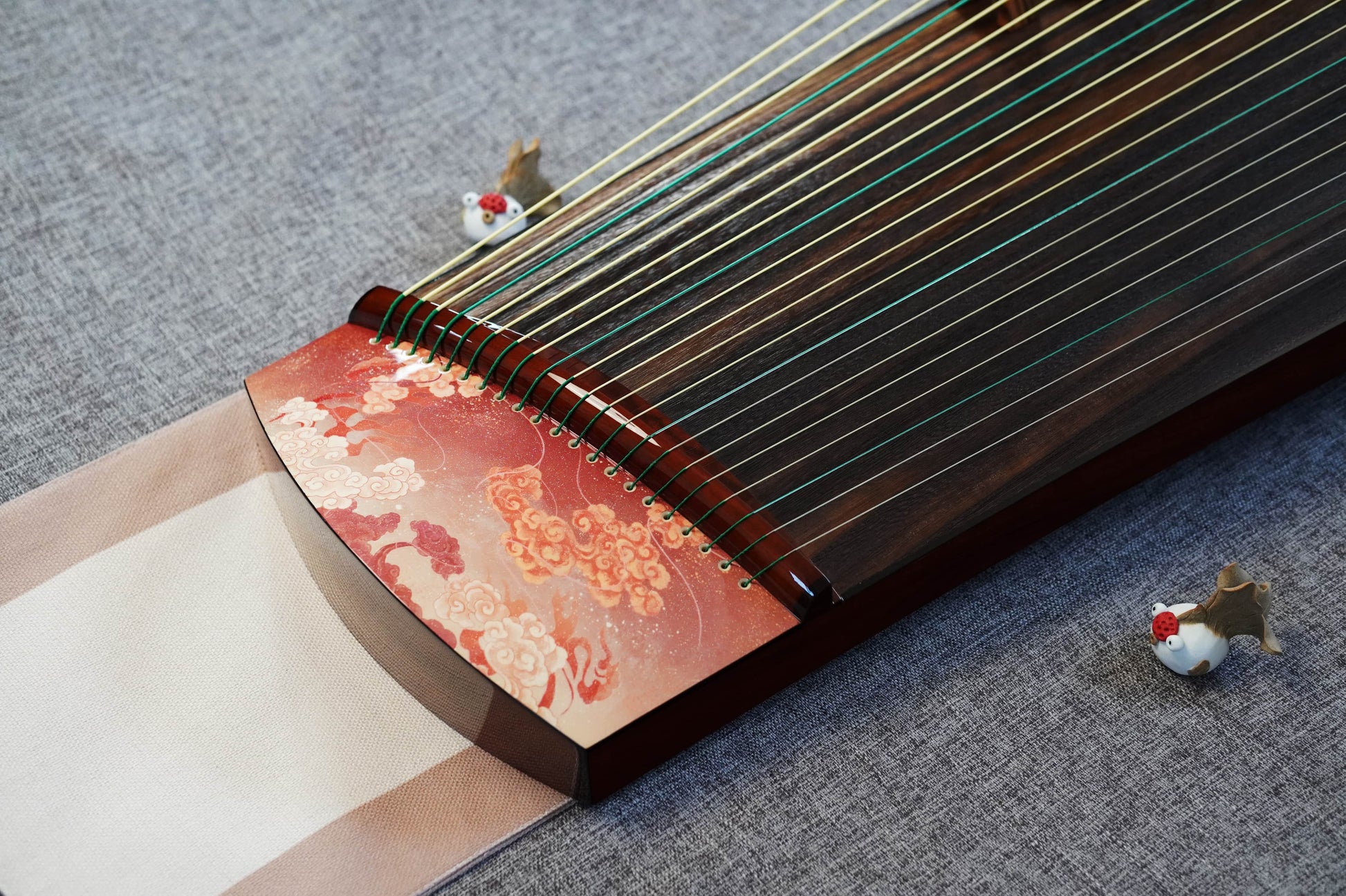 buy quality travel-size guzheng with Guzheng World | Carefully-picked by Guzheng expert Qing Du | 高性价比便携古筝｜买古筝｜学古筝｜古筝世界